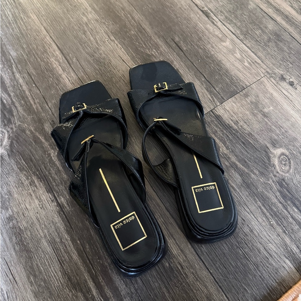 Dolce Vita LAVERN SANDALS MIDNIGHT CRINKLE PATENT (Black)